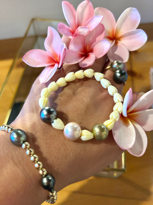 Honi Honi me bracelet